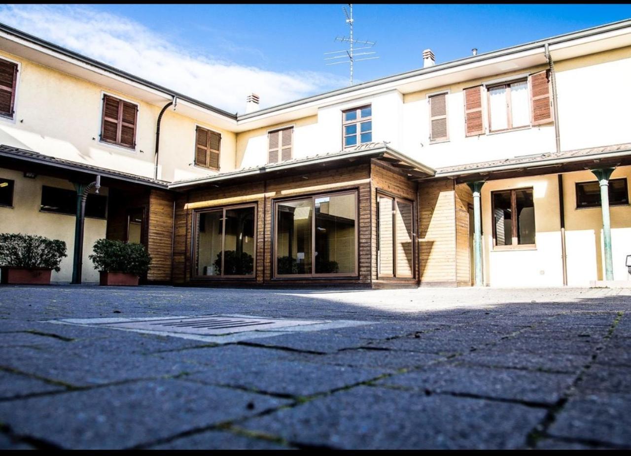 Manfredi Ristorante Con Alloggio Romentino 외부 사진